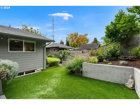 7545 S Corbett Avenue Portland OR 97219