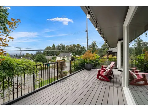 7545 S Corbett Avenue Portland OR 97219