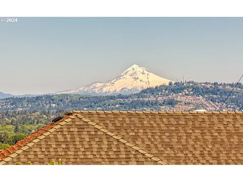 7545 S Corbett Avenue Portland OR 97219