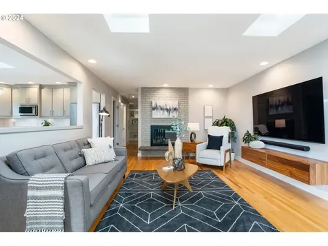 7545 S Corbett Avenue Portland OR 97219