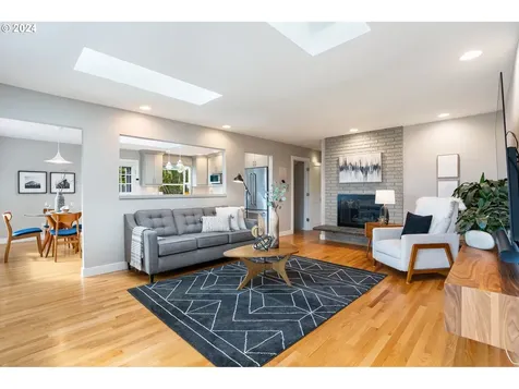 7545 S Corbett Avenue Portland OR 97219