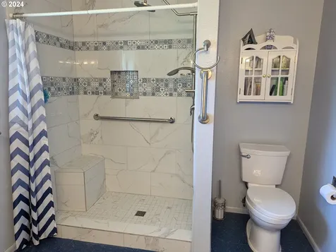 1865 Lincoln Road Coos Bay OR 97420