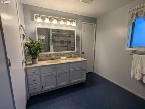 1865 Lincoln Road Coos Bay OR 97420