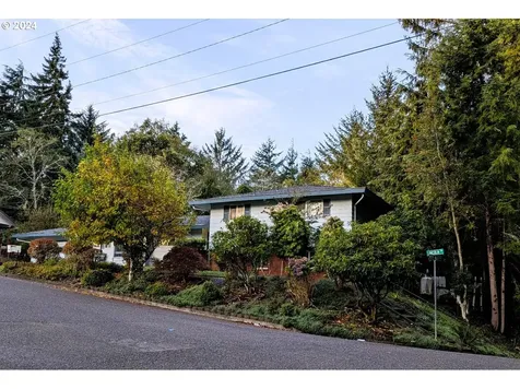 1865 Lincoln Road Coos Bay OR 97420