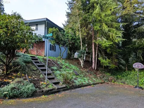 1865 Lincoln Road Coos Bay OR 97420