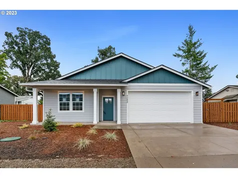 9288 Hope Avenue Ne Salem OR 97305