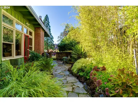 2467 Friendly Street Eugene OR 97405