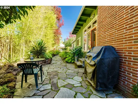 2467 Friendly Street Eugene OR 97405