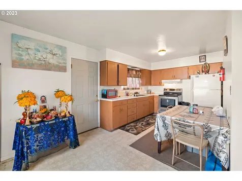 1080 5th Street Woodburn OR 97071