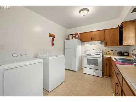 1080 5th Street Woodburn OR 97071