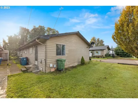 1080 5th Street Woodburn OR 97071