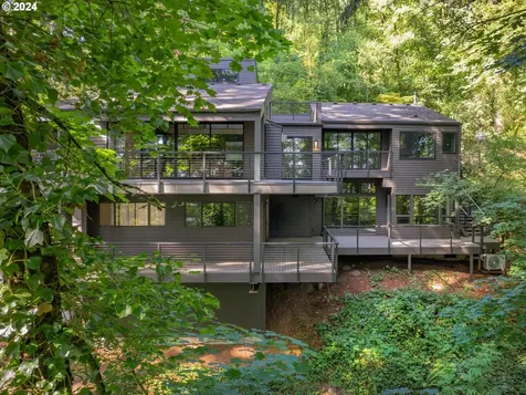 4731 SW 18th Drive Portland OR 97239
