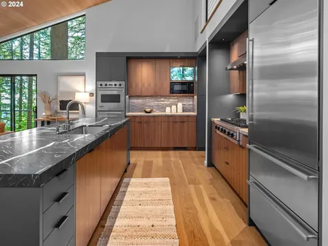 4731 SW 18th Drive Portland OR 97239