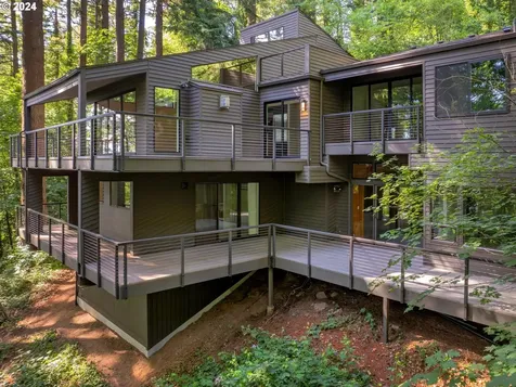 4731 SW 18th Drive Portland OR 97239