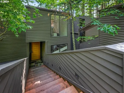 4731 SW 18th Drive Portland OR 97239