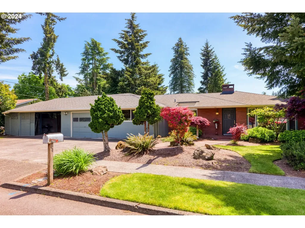 940 E Santiam Street Stayton OR 97383