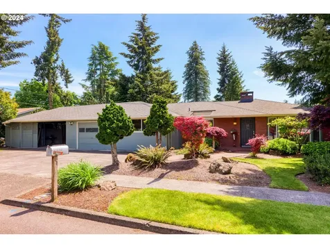 940 E Santiam Street Stayton OR 97383