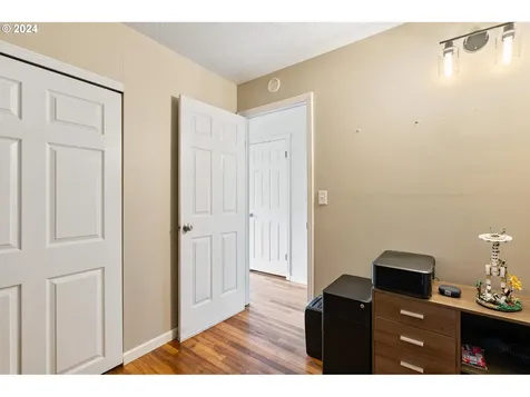 10122 Se Ellis Street Portland OR 97266