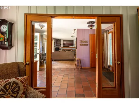 1955 Graham Drive Eugene OR 97405