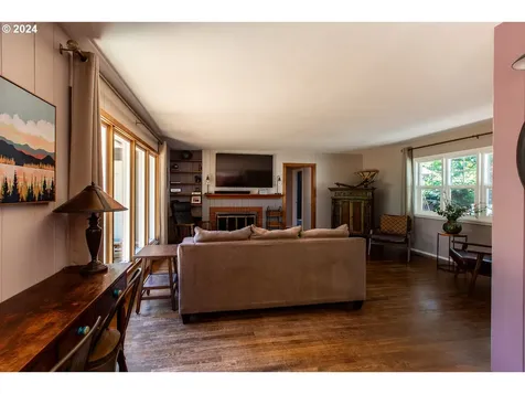1955 Graham Drive Eugene OR 97405
