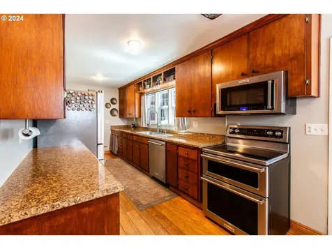 1955 Graham Drive Eugene OR 97405
