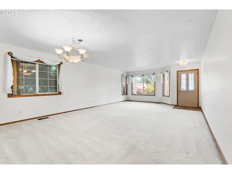590 SW Ruby Court Mcminnville OR 97128