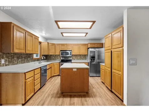 590 SW Ruby Court Mcminnville OR 97128