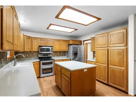 590 SW Ruby Court Mcminnville OR 97128