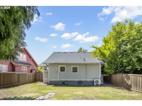 1445 Ne Skidmore Street Portland OR 97211