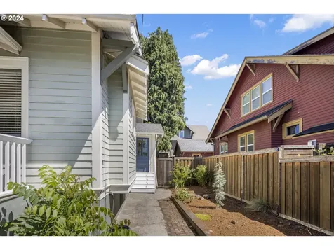 1445 Ne Skidmore Street Portland OR 97211