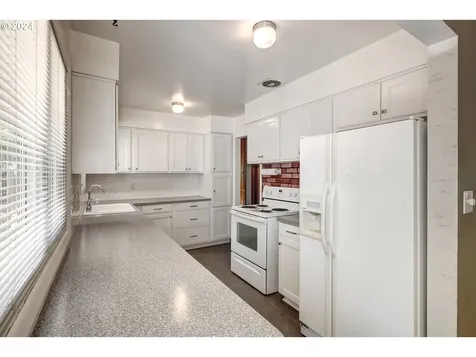 532 Se 11th Place Hillsboro OR 97123