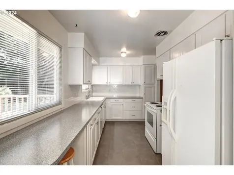 532 Se 11th Place Hillsboro OR 97123