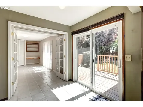 532 Se 11th Place Hillsboro OR 97123