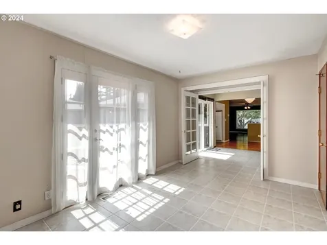 532 Se 11th Place Hillsboro OR 97123