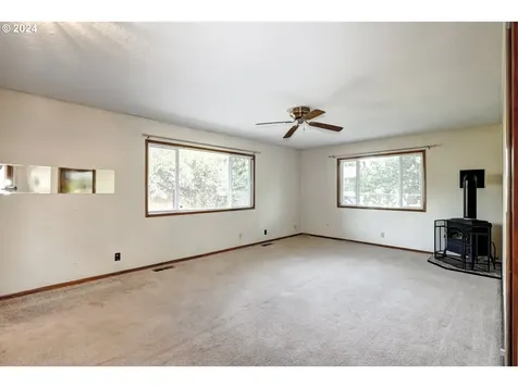 532 Se 11th Place Hillsboro OR 97123