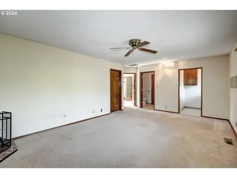 532 Se 11th Place Hillsboro OR 97123
