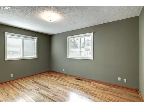 532 Se 11th Place Hillsboro OR 97123