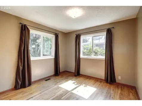 532 Se 11th Place Hillsboro OR 97123