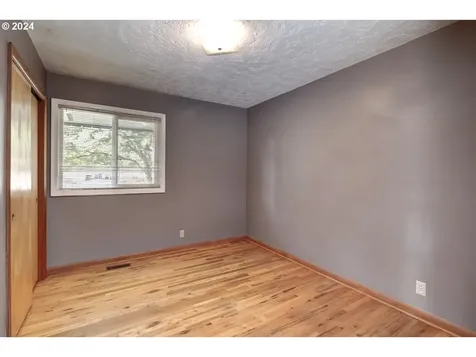 532 Se 11th Place Hillsboro OR 97123