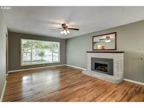 532 Se 11th Place Hillsboro OR 97123