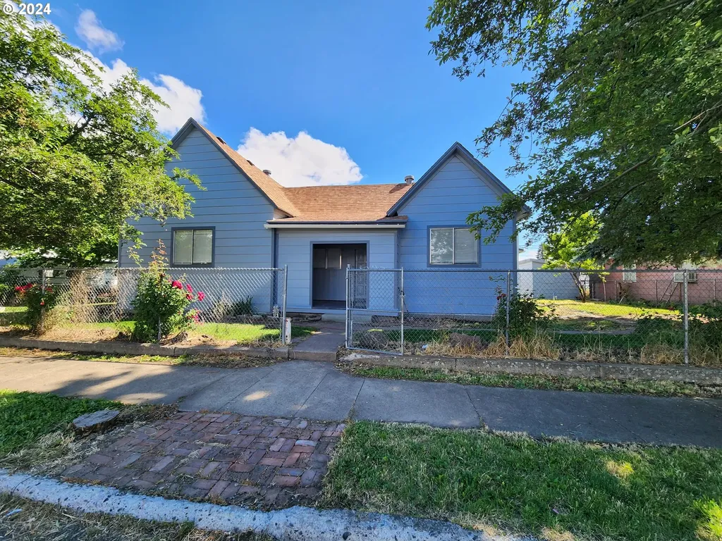 1419 Madison Avenue La Grande OR 97850