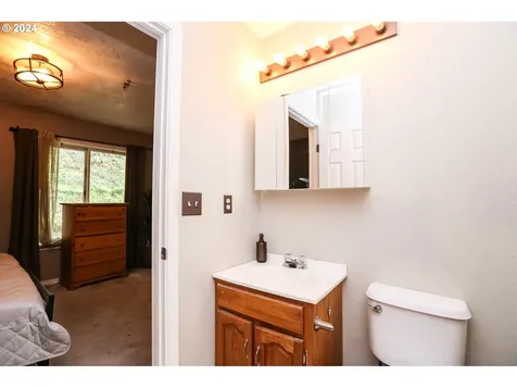6321 Aster Street Springfield OR 97478
