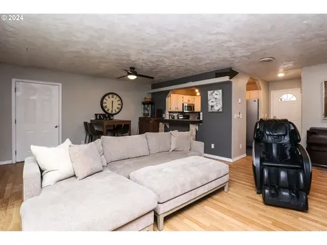 6321 Aster Street Springfield OR 97478