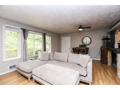 6321 Aster Street Springfield OR 97478