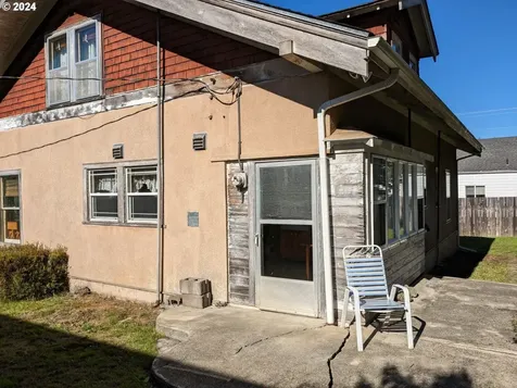 150 N Dean Street Coquille OR 97423