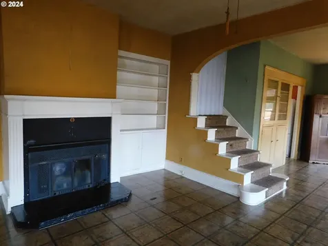 150 N Dean Street Coquille OR 97423