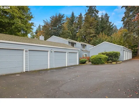 10630 SW Del Monte Drive Portland OR 97224