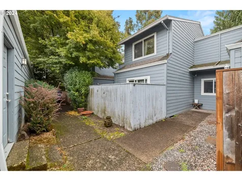 10630 SW Del Monte Drive Portland OR 97224