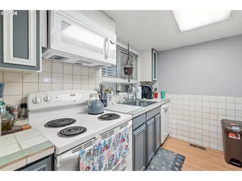 10630 SW Del Monte Drive Portland OR 97224