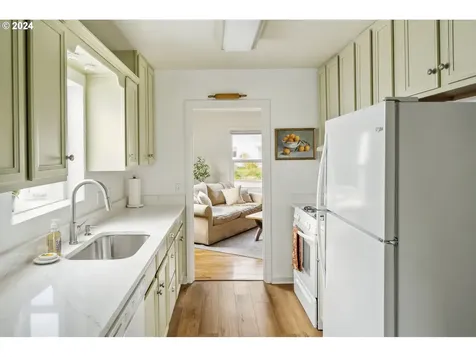 4324 NE 73rd Avenue Portland OR 97218